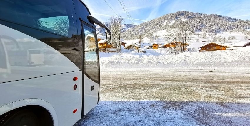 Bus bloqués dans la montée d’Isola: Passagers en difficulté